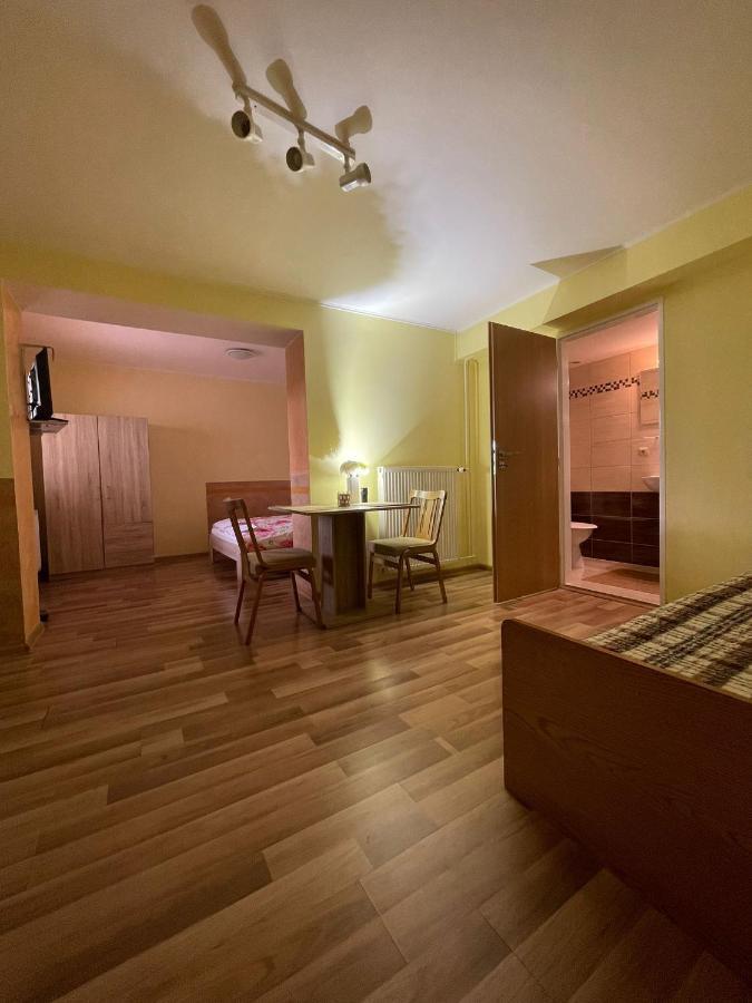 Hotel Sifra 276 à Nová Lesná Extérieur photo